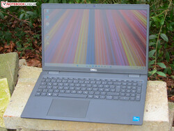 The Dell Latitude 3520 (73YC0), provided by: