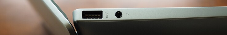 left side: USB-A 3.0, 3.5 mm jack (line in/out)