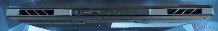 Back: Power, HDMI 2.1, 2x Thunderbolt 4