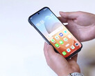 New leak shows off the redesigned back of Oppo Find X8 (Image source: Oppo Zhou Yibao)
