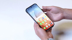 New leak shows off the redesigned back of Oppo Find X8 (Image source: Oppo Zhou Yibao)