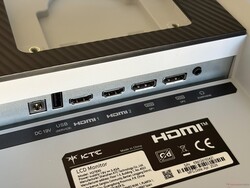 Ports: Power input, USB 2.0 (firmware updates only), 2x HDMI 2.0, 2x DisplayPort 1.4, 3.5 mm audio jack