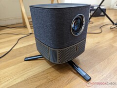 Mudix MX-2 Pro is one of the least expensive 1080p portable projectors with an auto-focus feature