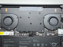 Vapor chamber cooling with two fans