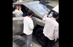 BYD employees sure do seem interested in the Cybertruck, if the video is anything to go by. (Image source: @ahlnlj)