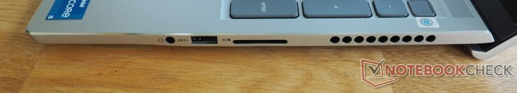 Right side: Audio, USB-A 3.2 Gen 1, SD card reader