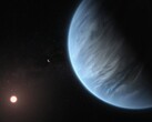 An artist's illustration showing an exoplanet and a star.