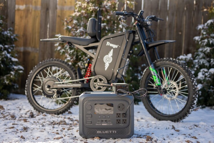 The Bluetti Elite 300 can charge up to 11 devices at once