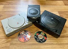 The battle between CD-based consoles really started heating up at E3. In those days, the Mega CD (in the middle) was seldom seen. (Photo: Andreas Sebayang/Notebookcheck.com)