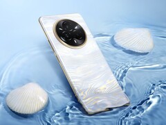 The Realme 14 Pro also comes in a color-changing Pearl White. (Image source: Realme)