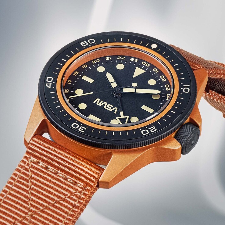 Unimatic x Massena Lab U1-SPG NASA Artemis limited edition watch offers 42 hours of power reserve (Image Source: Massena Lab)