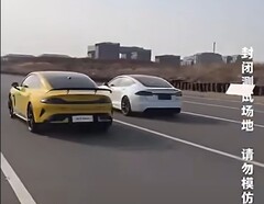 Xiaomi SU7 Ultra bests Tesla Model S Plaid in a drag race (Image source: Screenshot - Tesla Geek on YouTube)