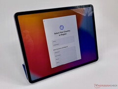 The iPad Pro 12.9 (2021) is more than just a bigger version of its 11-inch sibling. (Image source: NotebookCheck)