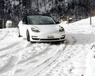 Teslas' range decreases the least during winter (image: Severin Demchuk/Unsplash)