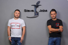 Vincenzo and Giacomo Barbato with their &#039;Steve Jobs&#039; brand. (Source: Business Insider Italia)