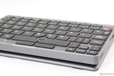 Versatile 360-degree hinges. Keys are automatically disabled when display passes 180 degrees