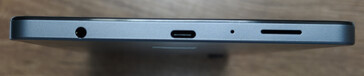 Bottom:3.5mm audio port, USB-C port, microphone, speaker