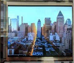 LG's 4.3-inch OLED VR screen has a 4:3 aspect ratio. (Source: RoadToVR)