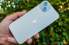 The era of 60 Hz iPhones is expected to remain until the middle of the decade, iPhone 15 Plus pictured. (Image source: Notebookcheck)