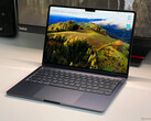 Apple MacBook Air 13 M3 has a 13.6-inch IPS display with a resolution of 2,560x1,664. (Source: Andreas Osthoff for Notebookcheck)