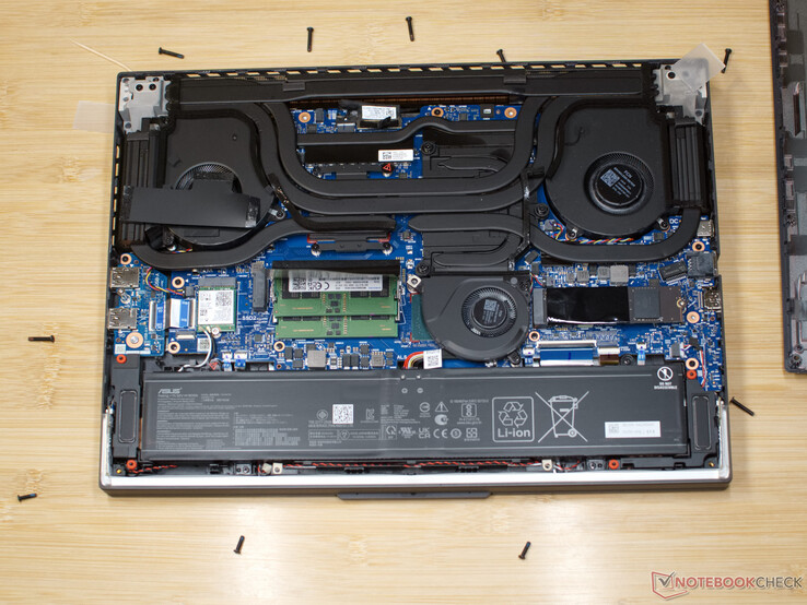 ASUS GeForce RTX 4080 STRIX OC Review - Pictures & Teardown