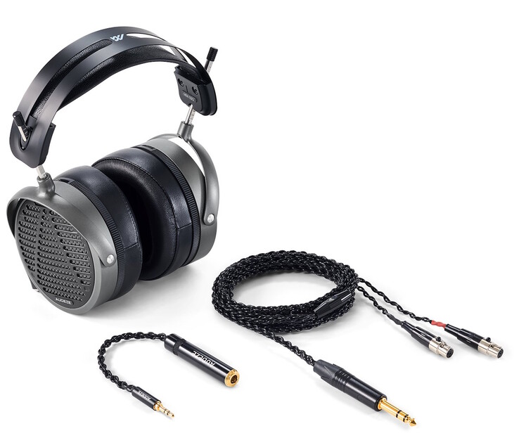 The Audeze MM-520 comes with a cable and plug adapter.