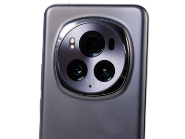 Hands-on picture of the back camera module (Image source: Notebookcheck)