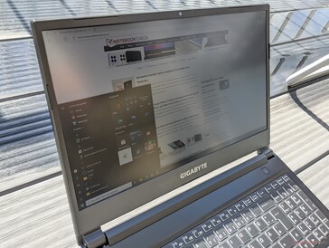 Gigabyte G5 KC in outdoor use