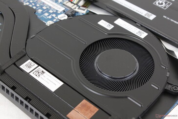 At almost 70 mm in diameter, the internal fan is larger than the fans in most other Ultrabooks regardless of screen size