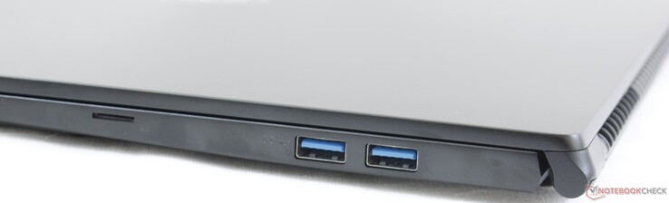 Right: MicroSD, 2x USB Type-A USB 3.2 Gen. 2