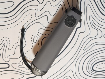 Sermoon S1 back with start button, and light + brightness adjustment buttons