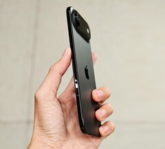 The Apple iPhone Air does not appear to be very popular (Image source: Thai Nguyen)