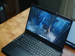 The Legion 5i 15 Gen 10 is quite compact for a 15-inch gaming laptop, as it weighs only 1.895 kg (4.18 lbs.). (Image source: NotebookcheckReviews on YouTube)