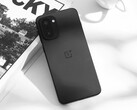 The Ace 6T will launch as the OnePlus 15R in the global market. Pictured: the black colorway of the phone. (Image source: 瘦子說 via OnePlus)