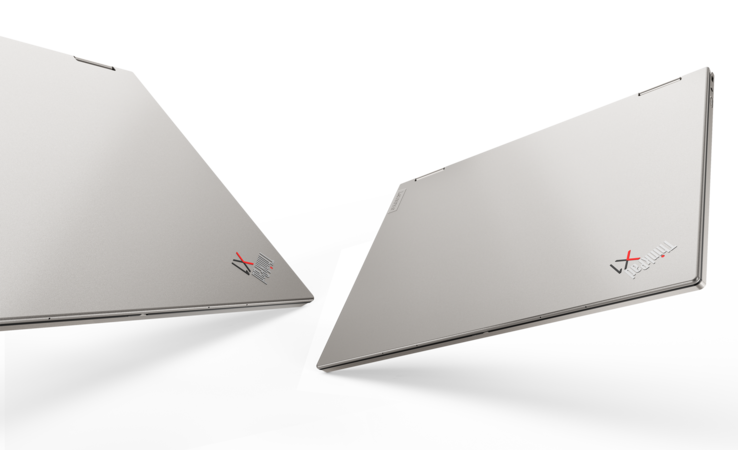 Lenovo X1 Titanium: A cover/screen cover made out of titanium