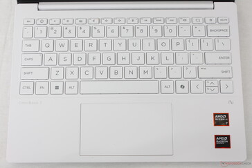 Key layout is similar to an OmniBook 5 14, but we wish the keycaps were gray instead of white for better contrast