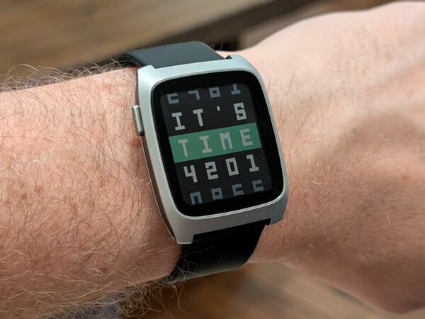 An engineering sample of the Pebble Time 2*. (Image source: Eric Migicovsky/Core Devices).