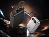 The Zeno 20,000 mAh and the Zeno 10,000 mAh power banks (left to right)