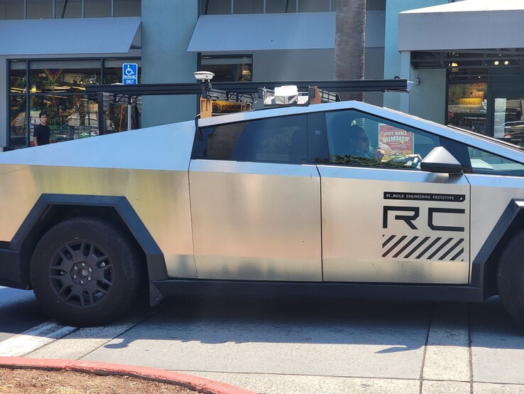 Cybertruck engineering prototype with LiDAR contraption on the roof