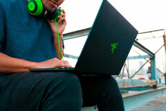 Razer Blade 15 RTX 2070 Max-Q GPU is 10 to 15 percent faster than on the Gigabyte Aero 15 X9