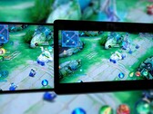 The Lenovo Legion Y700 tablet can switch screen ratio automatically for certain supported games. (Image source: Lenovo/Tencent - edited)