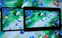 The Lenovo Legion Y700 tablet can switch screen ratio automatically for certain supported games. (Image source: Lenovo/Tencent - edited)