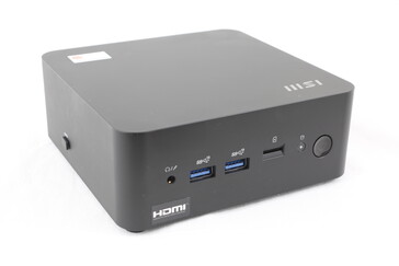 Front: 3.5 mm combo audio, 2x USB-A 3.2 Gen. 2 (10 Gbps), MicroSD reader, Power button, Left: Kensington Lock