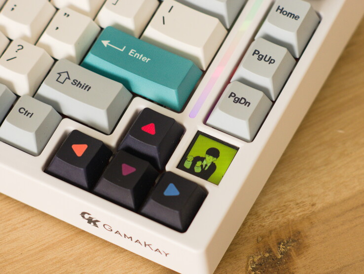 Gamakay TK75 V2 TFT screen