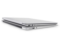 Surface Laptop vs. Macbook Air 13 (Source: ifixit.com)