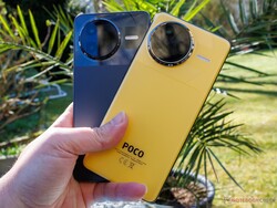 Poco F7 Pro and the Poco F7 Ultra (from left to right, image source: Daniel Schmidt)