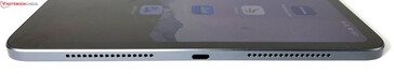 right: speaker, USB-C 3.2 Gen.1 port, speaker
