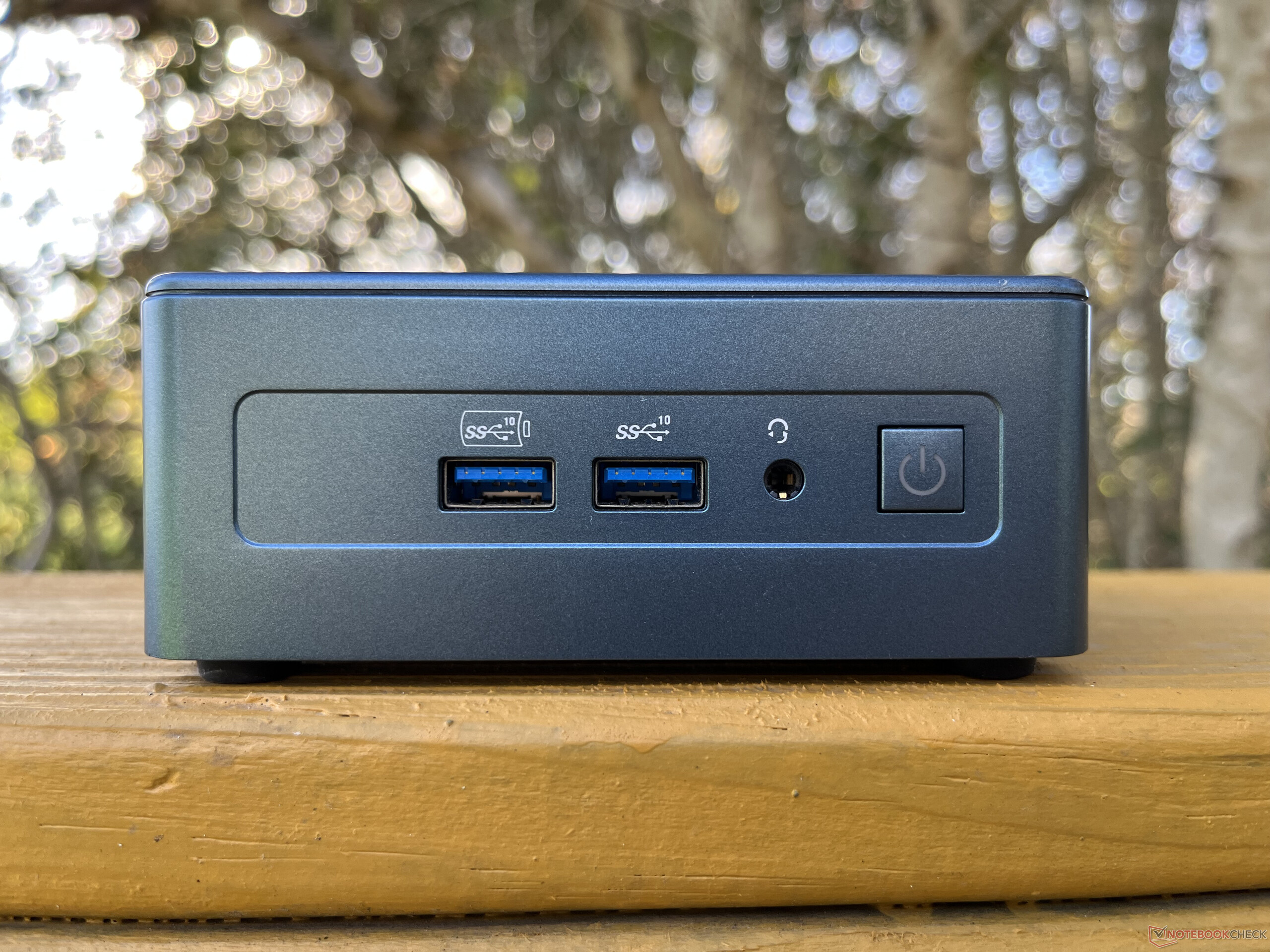 GEEKOM IT13 Mini PC Review - A $789 USD Tiny PC with an Intel Core