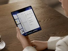 The Vivo X Fold5 also features a configurable side button instead of an alert slider. (Image source: Vivo)