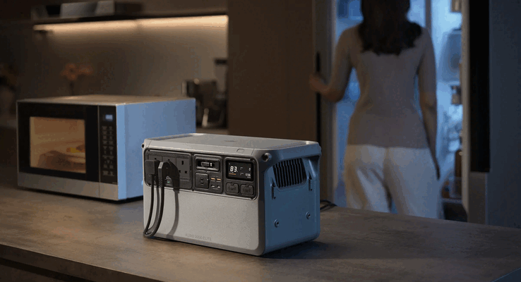 The DJI Power Auro 2000 Elite delivers 2,000W of continuous pure sine wave power while using a chassis that is 24% smaller and 14% lighter than the standard Power 2000.